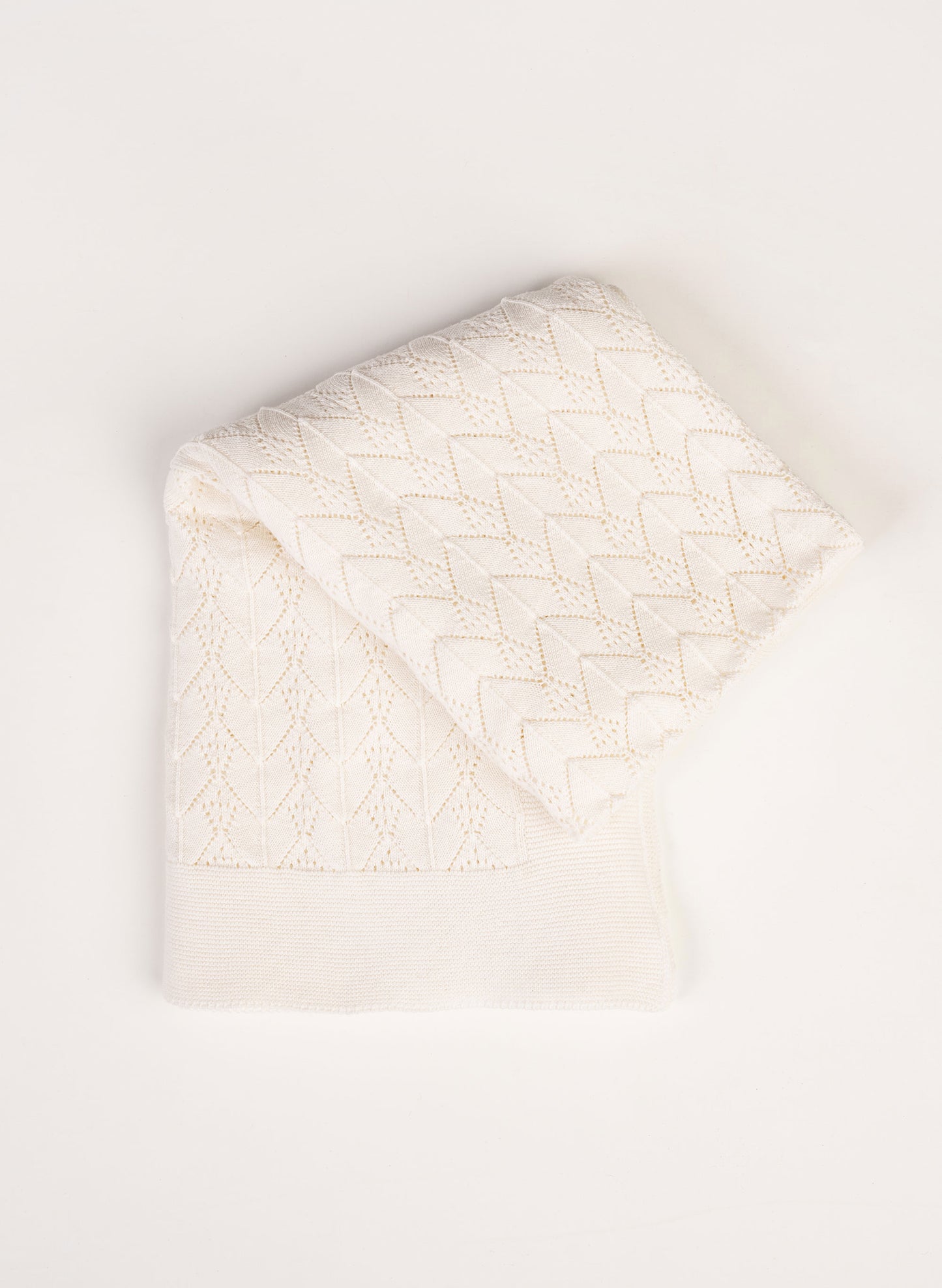 The Wonder Baby Basket with Blanket, Bib and Burp Cloth - Hunter Pace