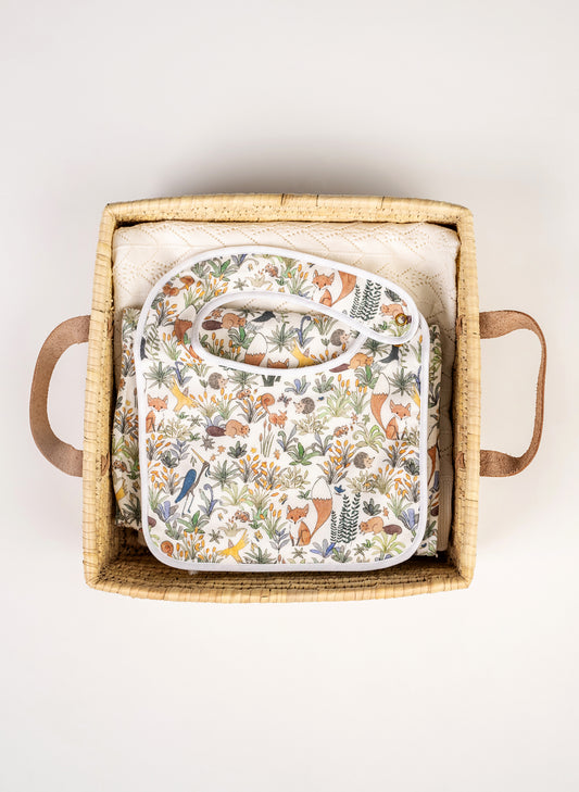 The Wonder Baby Basket with Blanket, Bib and Burp Cloth - Foxy Forest