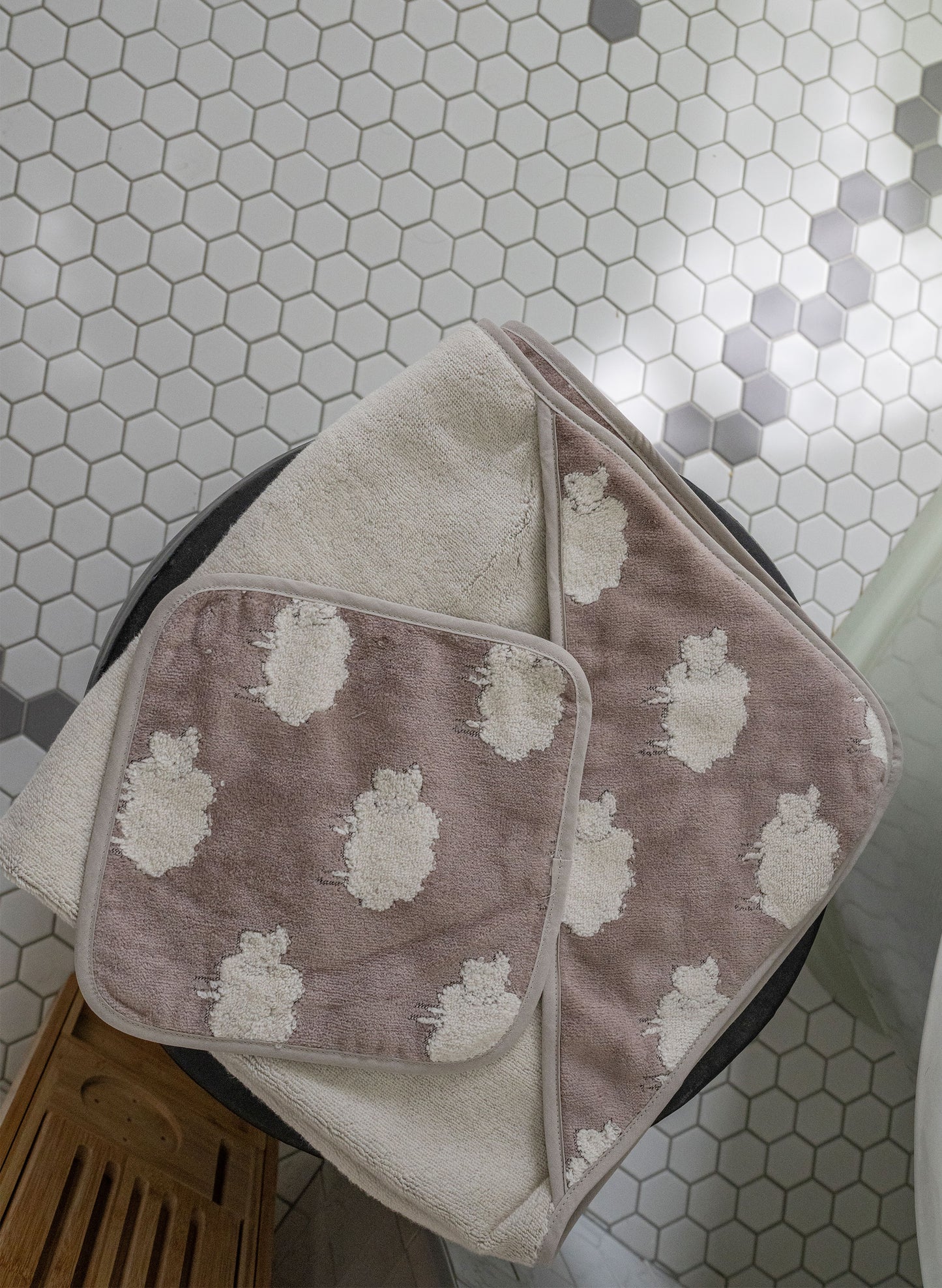 Hooded Bath Towel-Sweet Sheep Jacquard