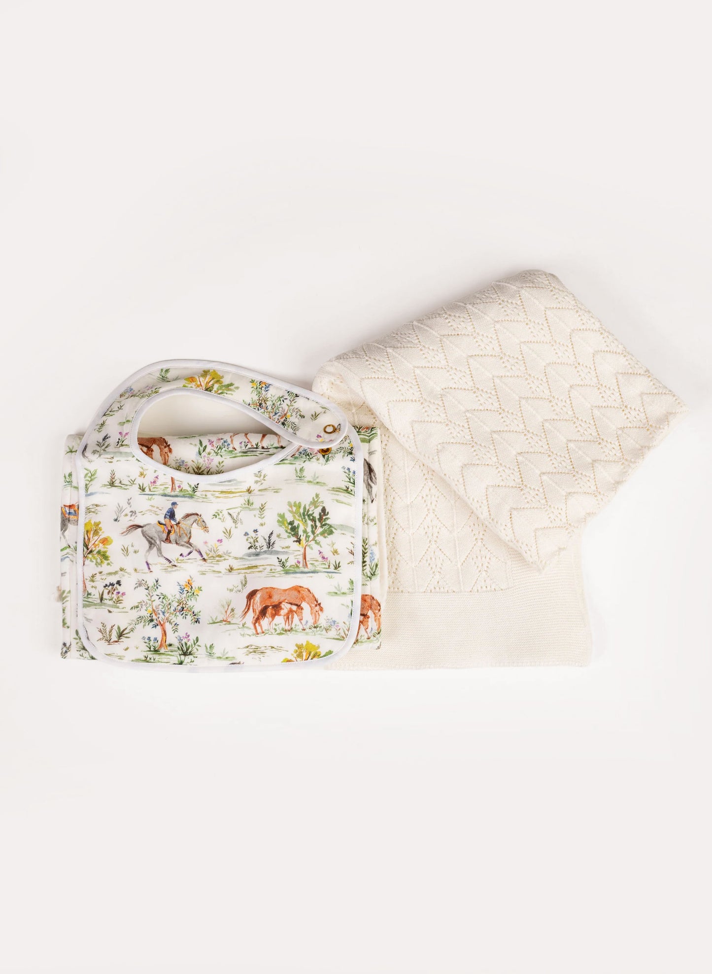 Wonder Baby Basket with Blanket, Bib and Burp Cloth - Hunter Pace